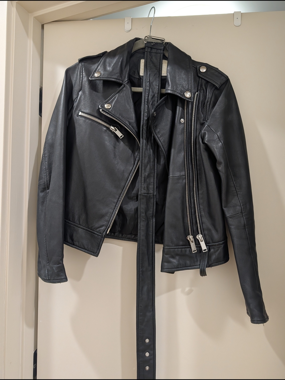 Zara Classic Black 100% Leather Jacket - Women's
